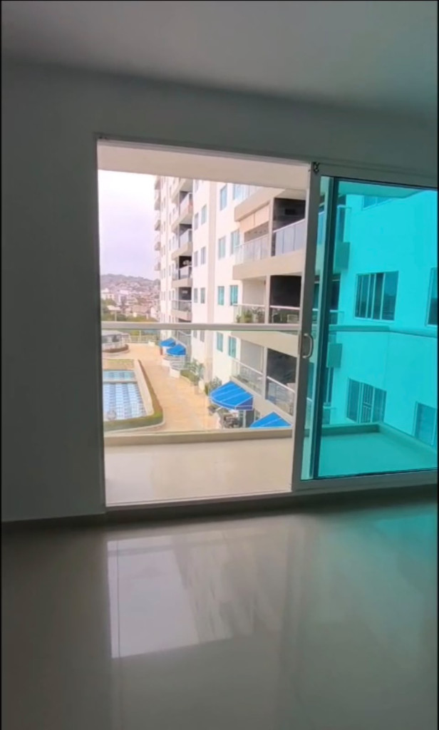 Apartamento en venta en Crespo, Cartagena · foto 3 de 12