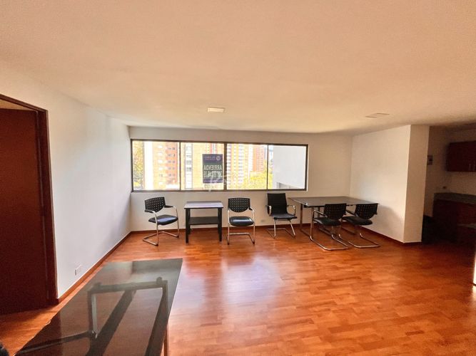 Oficina en arriendo en El Tesoro, Medellín, 54 m² · foto 3 de 20