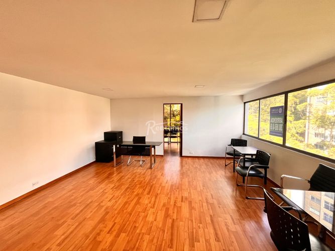 Oficina en arriendo en El Tesoro, Medellín, 54 m² · foto 9 de 20