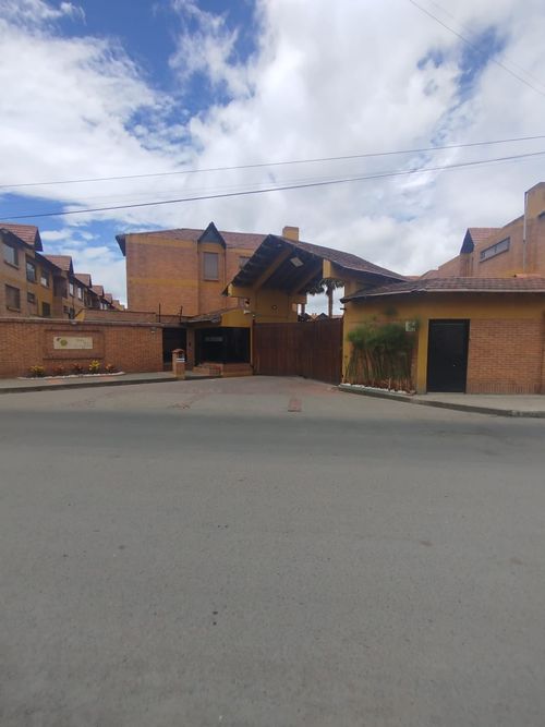 Casa de 5 alcobas en venta en La Estrella, Chía, 300 m² · foto 9 de 24