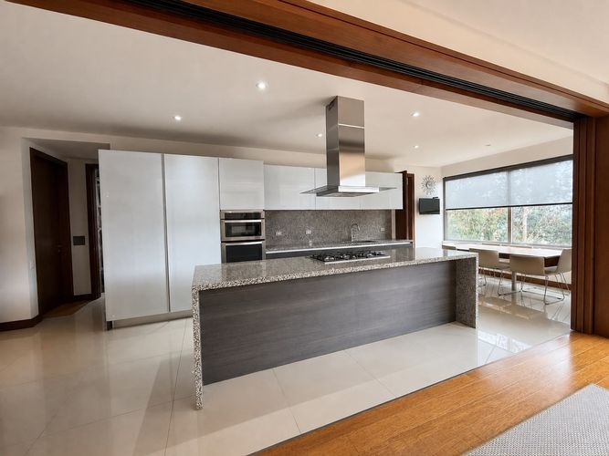 Apartamento de 3 alcobas en venta en Usaquen, Bogotá, 307 m² · foto 8 de 22