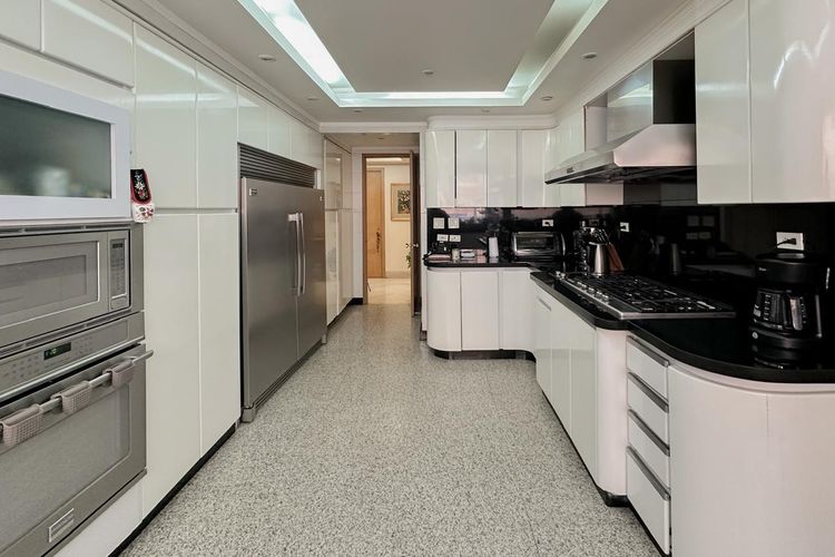 Apartamento de 4 alcobas en venta en Santa Barbara Oriental, Bogotá, 404 m² · foto 8 de 24