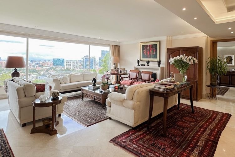 Apartamento de 4 alcobas en venta en Santa Barbara Oriental, Bogotá, 404 m² · foto 2 de 24