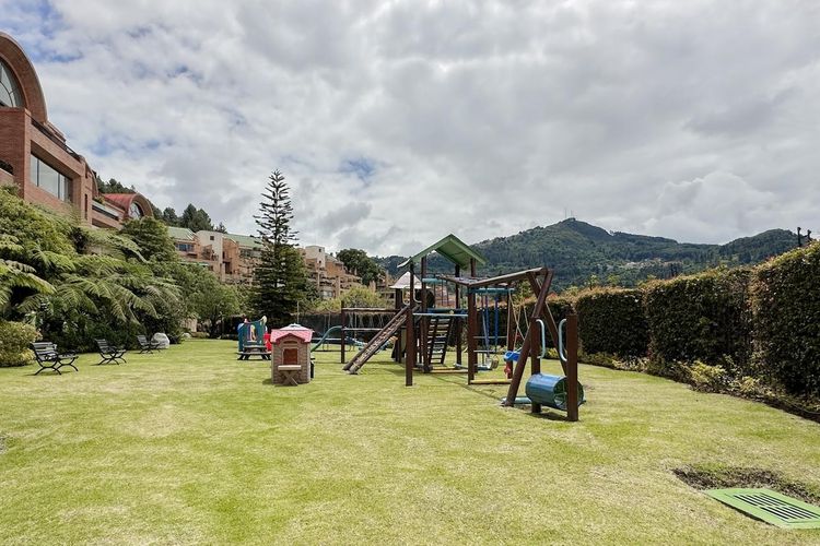 Apartamento de 4 alcobas en venta en Santa Barbara Oriental, Bogotá, 404 m² · foto 24 de 24