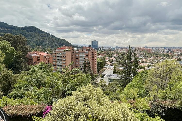 Apartamento de 4 alcobas en venta en Santa Barbara Oriental, Bogotá, 404 m² · foto 6 de 24
