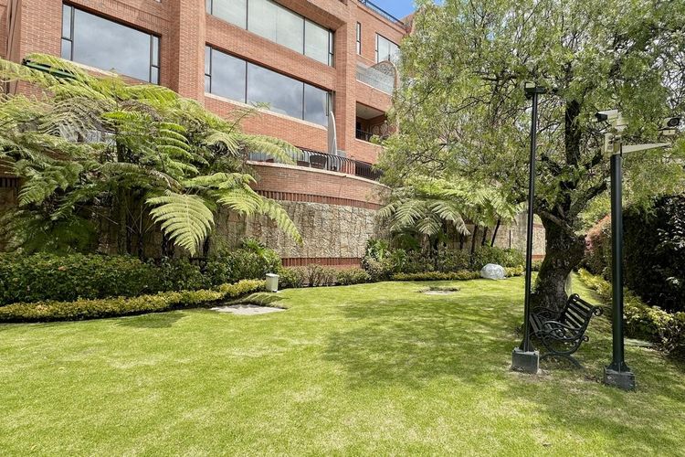Apartamento de 4 alcobas en venta en Santa Barbara Oriental, Bogotá, 404 m² · foto 23 de 24