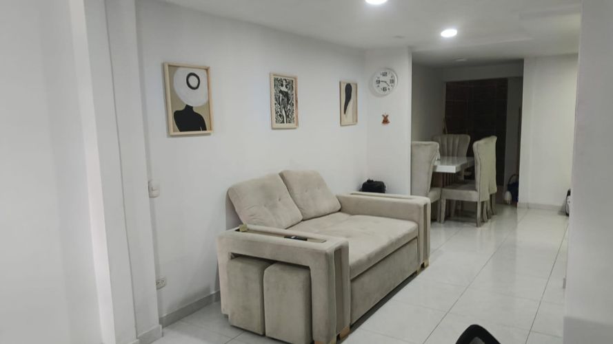 Casa de 3 alcobas en venta en Candelaria, 49 m² · foto 3 de 18