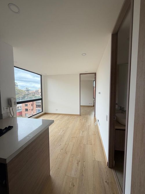 Apartamento de 1 alcoba en venta en Escuela De Infanteria, Bogotá, 45 m² · foto 2 de 8