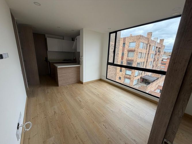 Apartamento de 1 alcoba en venta en Escuela De Infanteria, Bogotá, 45 m² · foto 6 de 8