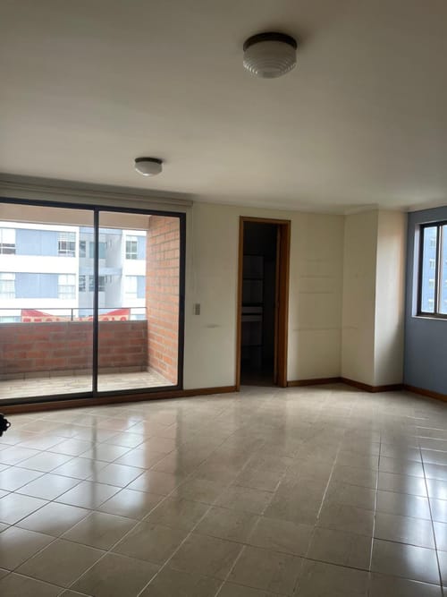 Apartamento de 4 alcobas en venta en Castropol, Medellín, 200 m² · foto 2 de 20