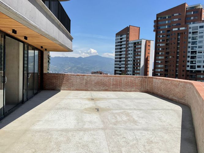 Apartamento de 2 alcobas en venta en El Poblado, Medellín, 170 m² · foto 11 de 24