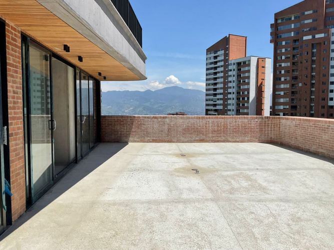 Apartamento de 2 alcobas en venta en El Poblado, Medellín, 170 m² · foto 13 de 24