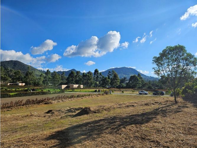 Lote en venta en San Gerardo, La Ceja, 2800 m² · foto 2 de 8
