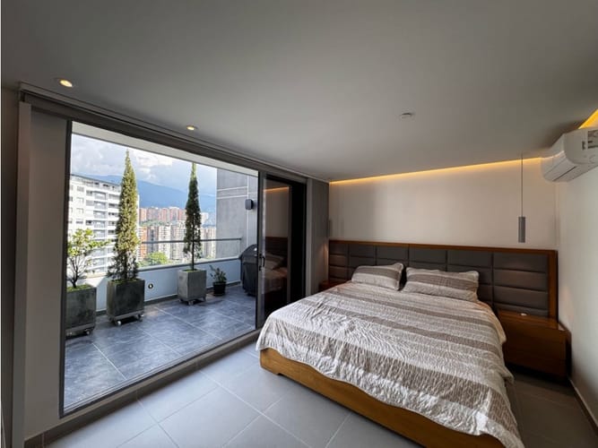 Apartamento de 2 alcobas en venta en Loma Del Esmeraldal, Envigado, 147 m² · foto 2 de 13