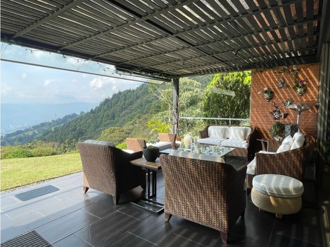 Casa de 3 alcobas en venta en Vía Las Palmas, Envigado, 440 m² · foto 4 de 20