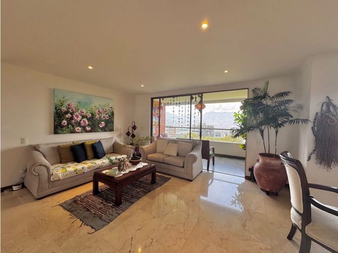 Apartamento de 3 alcobas en venta en Los Balsos, Medellín, 174 m² · foto 2 de 13