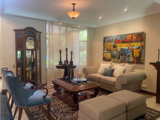 Casa de 3 alcobas en venta en El Tesoro, Medellín, 385 m² · foto 6 de 24
