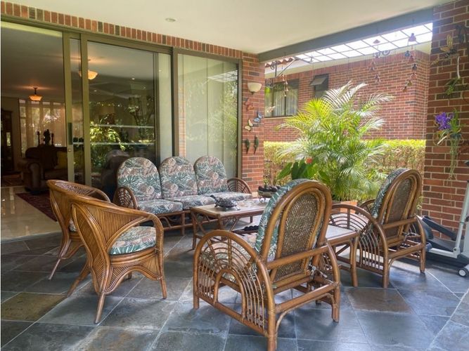 Casa de 3 alcobas en venta en El Tesoro, Medellín, 385 m² · foto 9 de 24