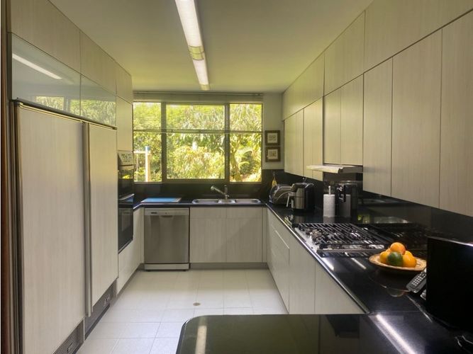 Casa de 3 alcobas en venta en El Tesoro, Medellín, 385 m² · foto 12 de 24