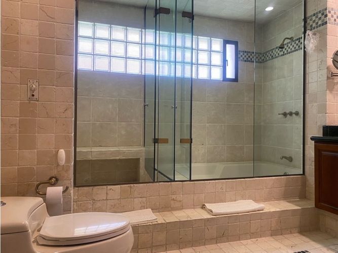 Casa de 3 alcobas en venta en El Tesoro, Medellín, 385 m² · foto 15 de 24
