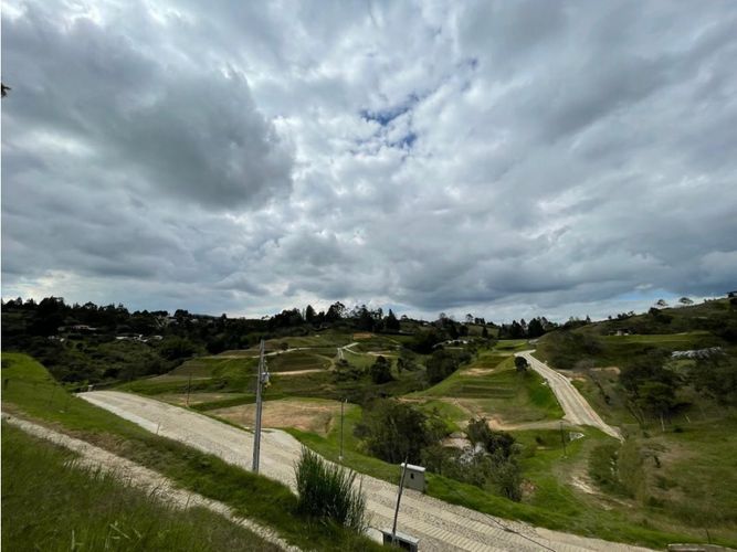 Lote en venta en Mampuesto, Rionegro, 2404 m² · foto 9 de 10