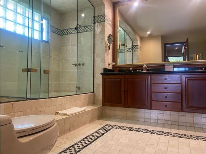 Casa de 3 alcobas en venta en El Tesoro, Medellín, 385 m² · foto 16 de 24