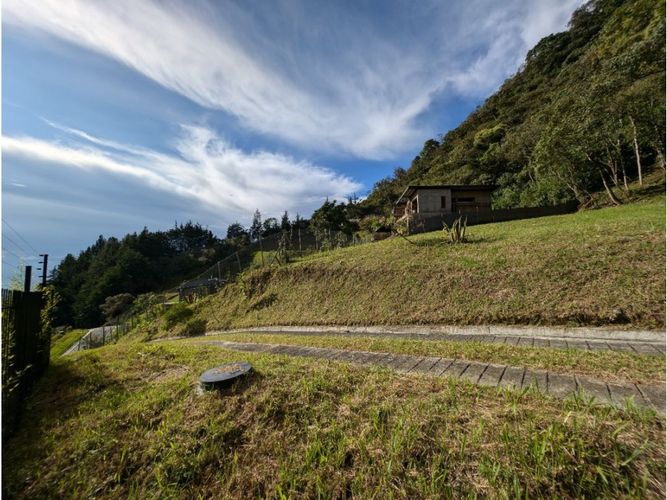Lote en venta en Loma Del Escobero, Envigado, 2257 m² · foto 4 de 5