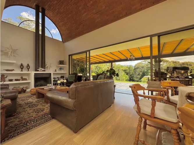 Casa de 3 alcobas en venta en Guamito, La Ceja, 250 m² · foto 5 de 16