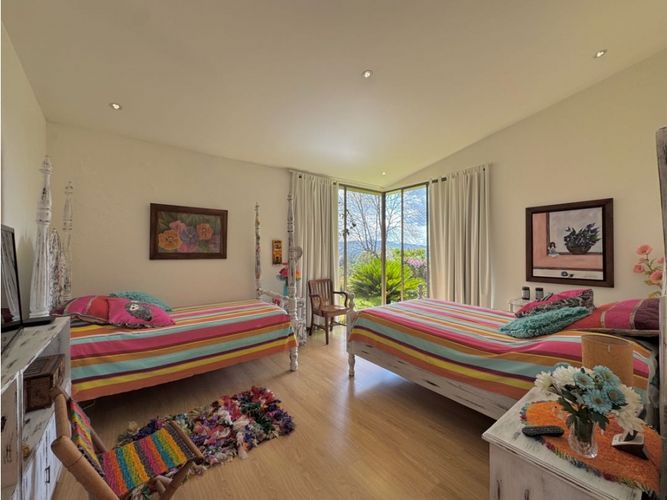Casa de 3 alcobas en venta en Guamito, La Ceja, 250 m² · foto 13 de 16