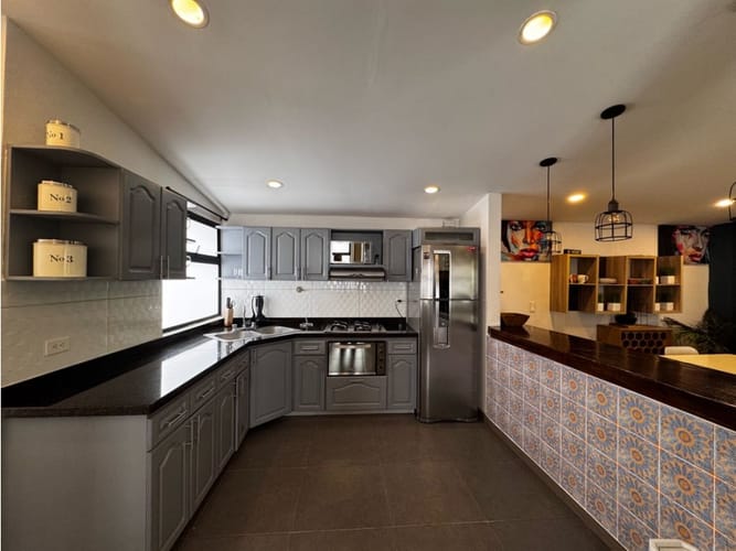 Apartamento de 4 alcobas en venta en El Poblado, Medellín, 134 m² · foto 4 de 20