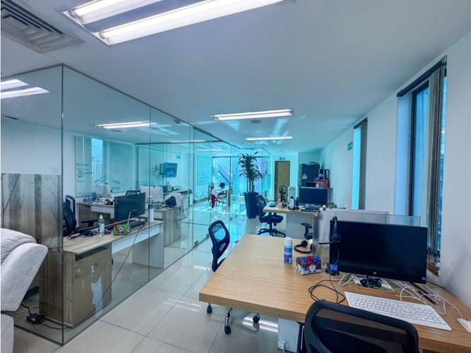 Oficina en venta en La Aguacatala, Medellín, 79 m² · foto 4 de 8