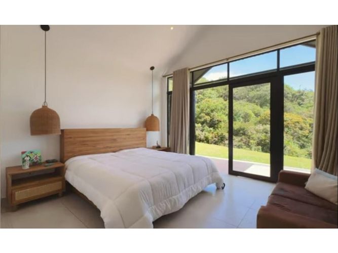 Casa de 3 alcobas en venta en El Retiro, 307 m² · foto 10 de 15