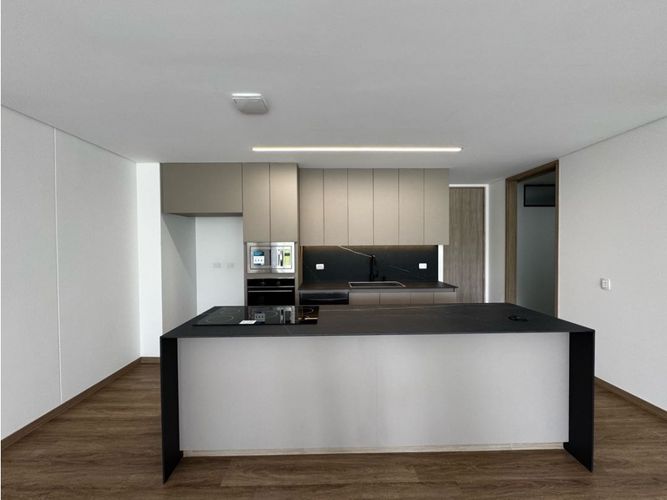 Apartamento de 3 alcobas en venta en Sajonia, Rionegro, 211 m² · foto 2 de 20