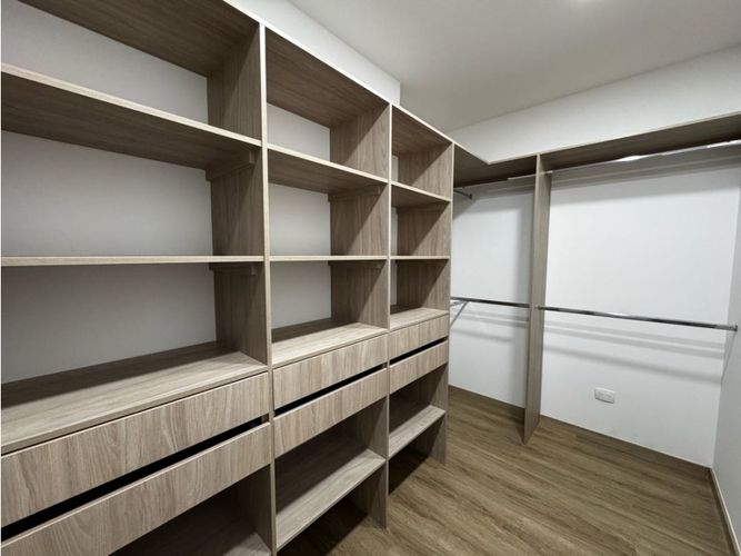 Apartamento de 3 alcobas en venta en Sajonia, Rionegro, 211 m² · foto 12 de 20