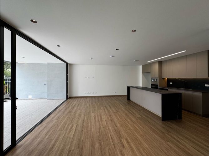 Apartamento de 3 alcobas en venta en Sajonia, Rionegro, 211 m² · foto 16 de 20