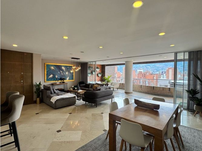 Apartamento de 3 alcobas en venta en Laureles, Medellín, 202 m² · foto 5 de 22