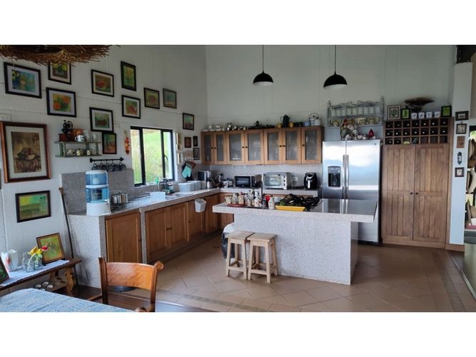 Apartamento de 4 alcobas en venta en Santa Elena, Medellín, 170 m² · foto 6 de 23