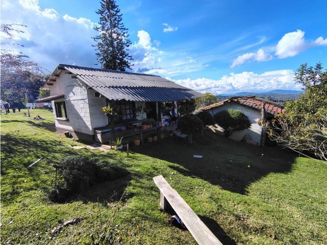 Apartamento de 4 alcobas en venta en Santa Elena, Medellín, 170 m² · foto 7 de 23
