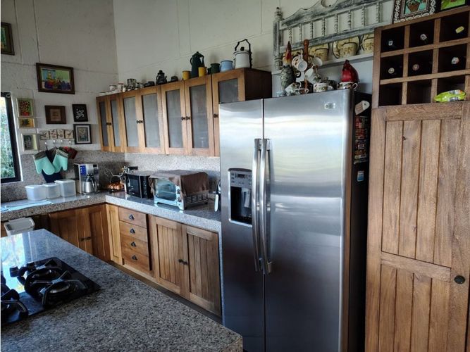 Apartamento de 4 alcobas en venta en Santa Elena, Medellín, 170 m² · foto 9 de 23