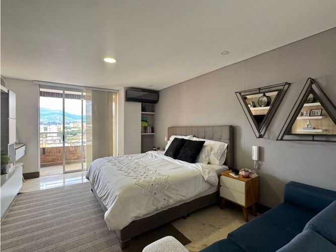 Apartamento de 3 alcobas en venta en Laureles, Medellín, 202 m² · foto 13 de 22