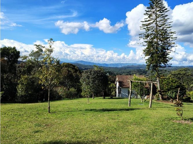 Apartamento de 4 alcobas en venta en Santa Elena, Medellín, 170 m² · foto 15 de 23