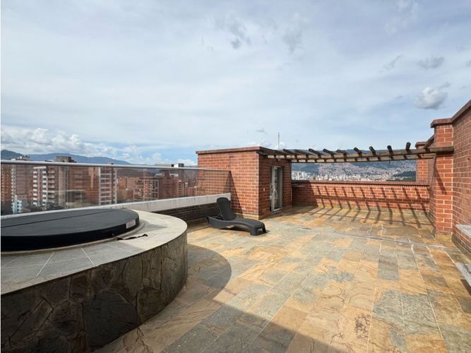 Apartamento de 3 alcobas en venta en Laureles, Medellín, 202 m² · foto 21 de 22
