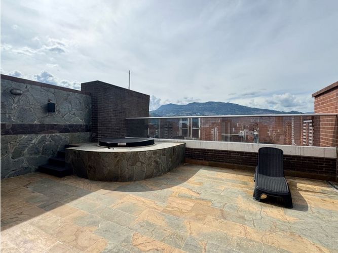 Apartamento de 3 alcobas en venta en Laureles, Medellín, 202 m² · foto 22 de 22
