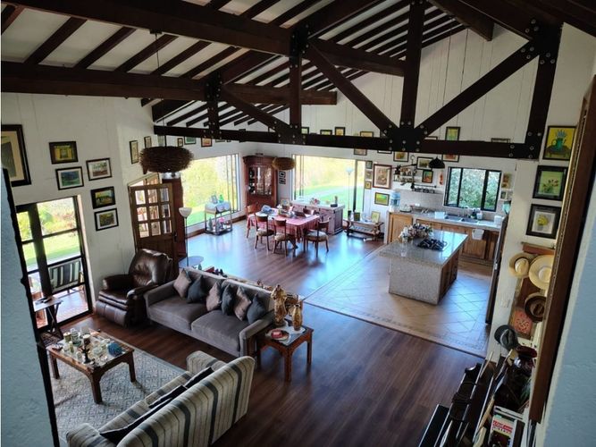 Apartamento de 4 alcobas en venta en Santa Elena, Medellín, 170 m² · foto 22 de 23