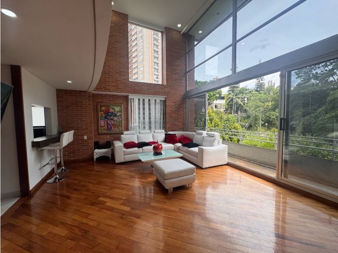 Apartamento de 2 alcobas en venta en El Tesoro, Medellín, 138 m² · foto 3 de 24
