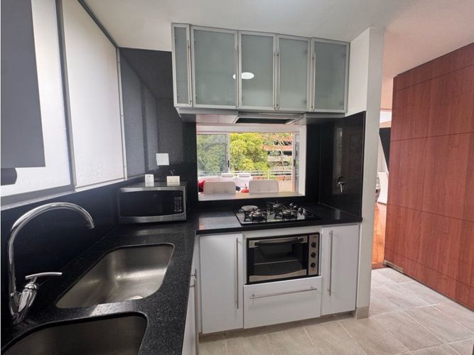 Apartamento de 2 alcobas en venta en El Tesoro, Medellín, 138 m² · foto 9 de 24