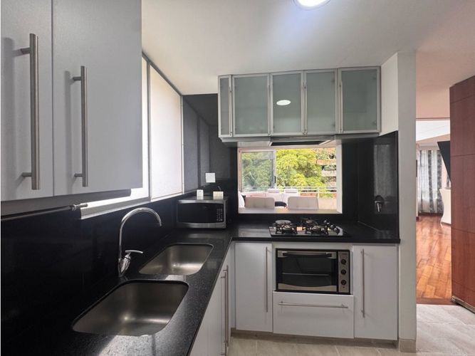 Apartamento de 2 alcobas en venta en El Tesoro, Medellín, 138 m² · foto 10 de 24