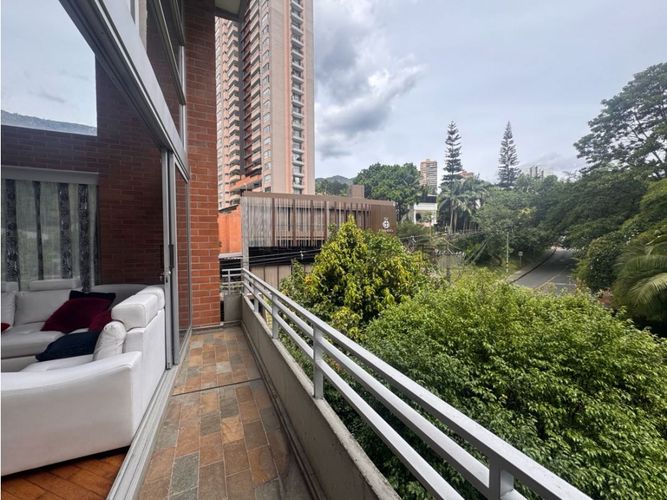Apartamento de 2 alcobas en venta en El Tesoro, Medellín, 138 m² · foto 16 de 24