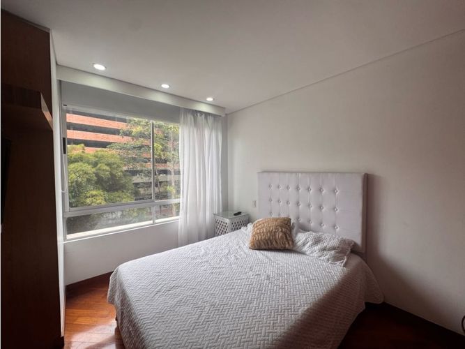 Apartamento de 2 alcobas en venta en El Tesoro, Medellín, 138 m² · foto 20 de 24