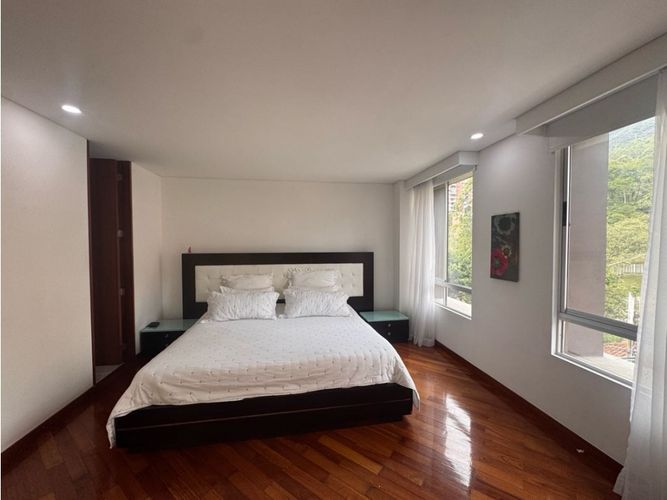 Apartamento de 2 alcobas en venta en El Tesoro, Medellín, 138 m² · foto 21 de 24